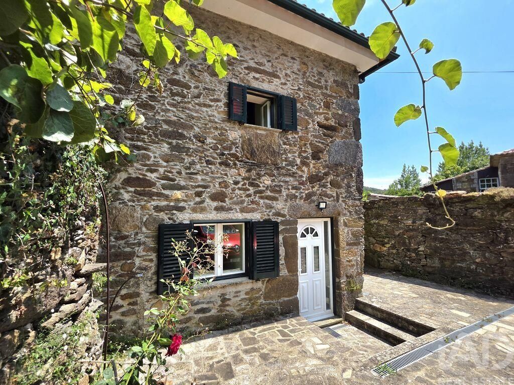 Property photo 1 of 40