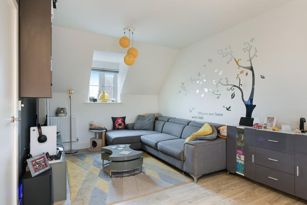 Property photo 3 of 14 Aylsham Road