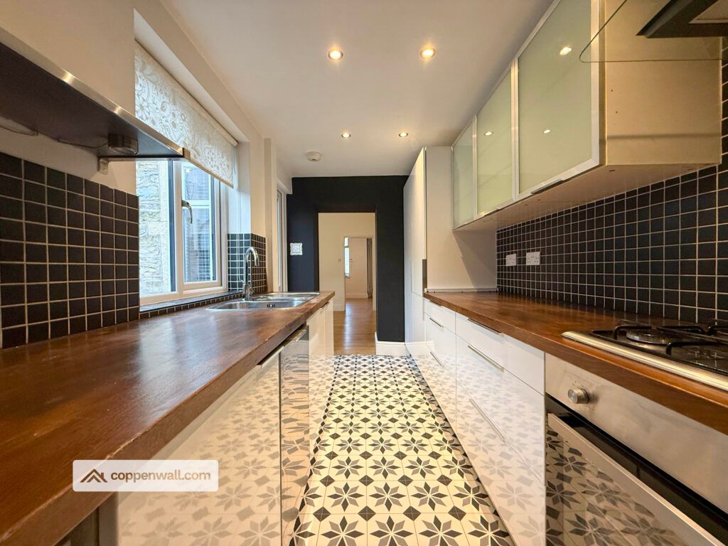 Property photo 1 of 28