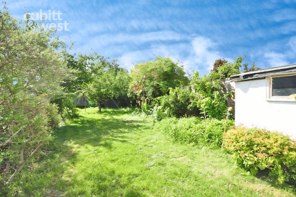 Property photo 3 of 15 48318F9d-x3