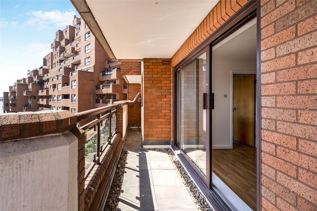 Property photo 2 of 12 Balcony
