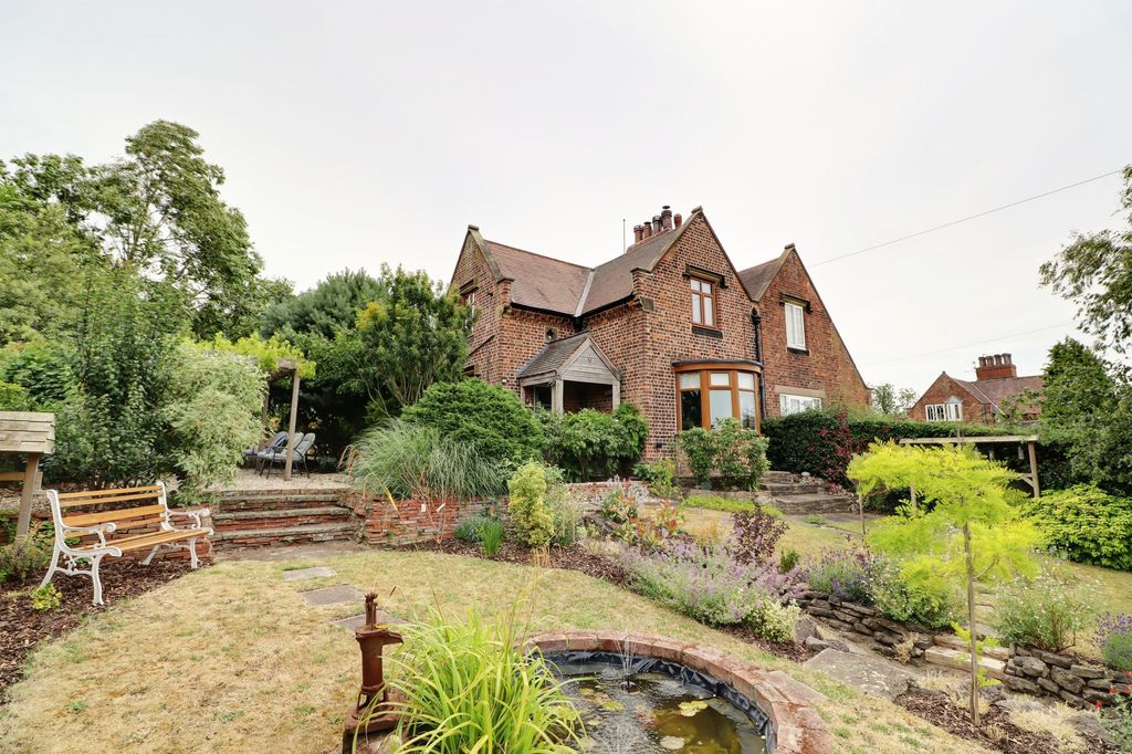 Property photo 1 of 45
