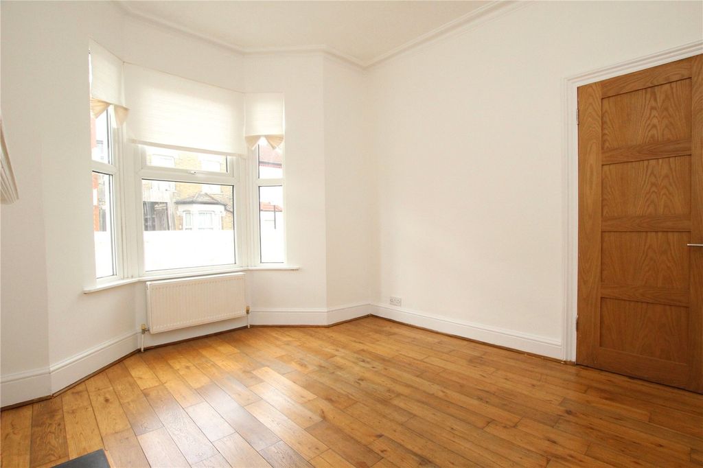 Property photo 3 of 11 Picture No. 20