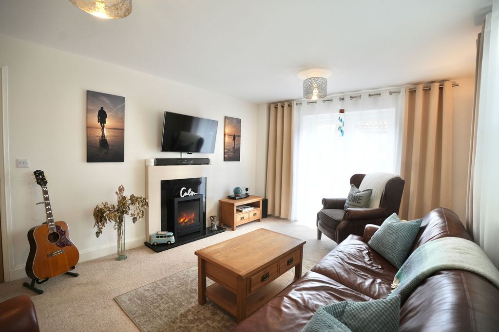 Property photo 3 of 38