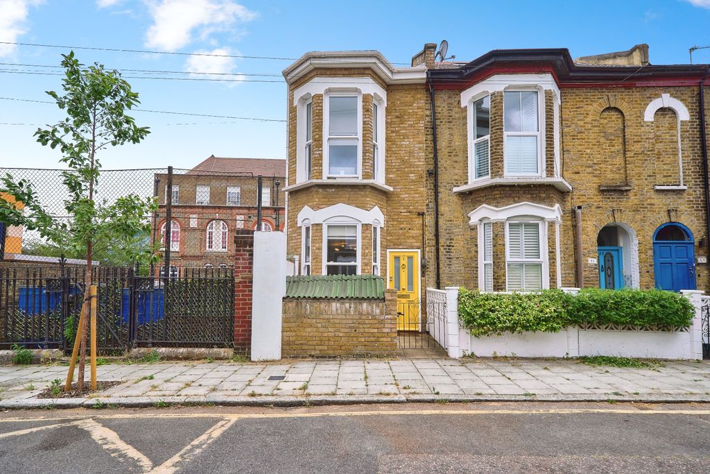 Property photo 2 of 17