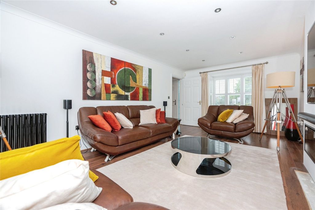 Property photo 1 of 33 Picture No. 05