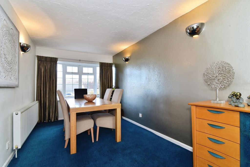 Property photo 3 of 21 Pbox-Img.Jpg