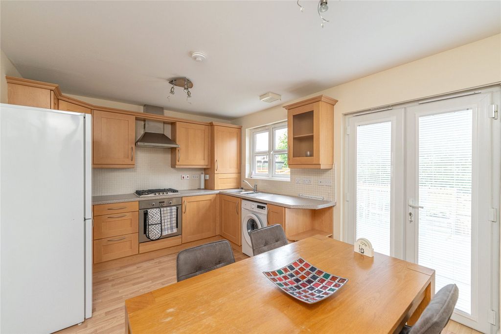 Property photo 3 of 23 Dining Kitchen