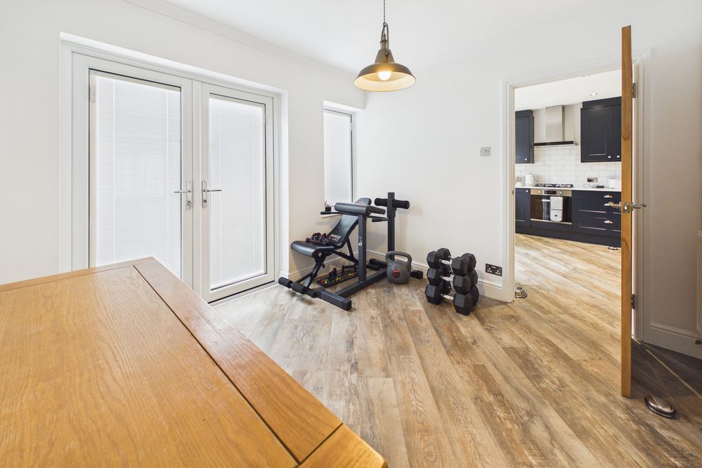 Property photo 3 of 23