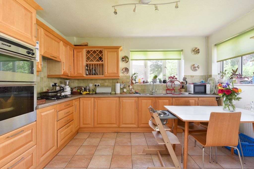 Property photo 2 of 18 4429275