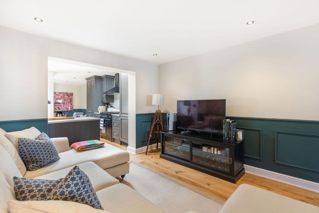 Property photo 3 of 17 5558012