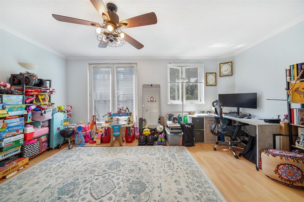 Property photo 3 of 17 9 Hogan Mews - Tm43R50Jzogaxsgjomhv.Jpg