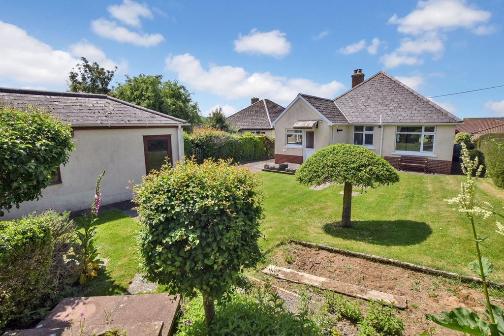Property photo 1 of 20