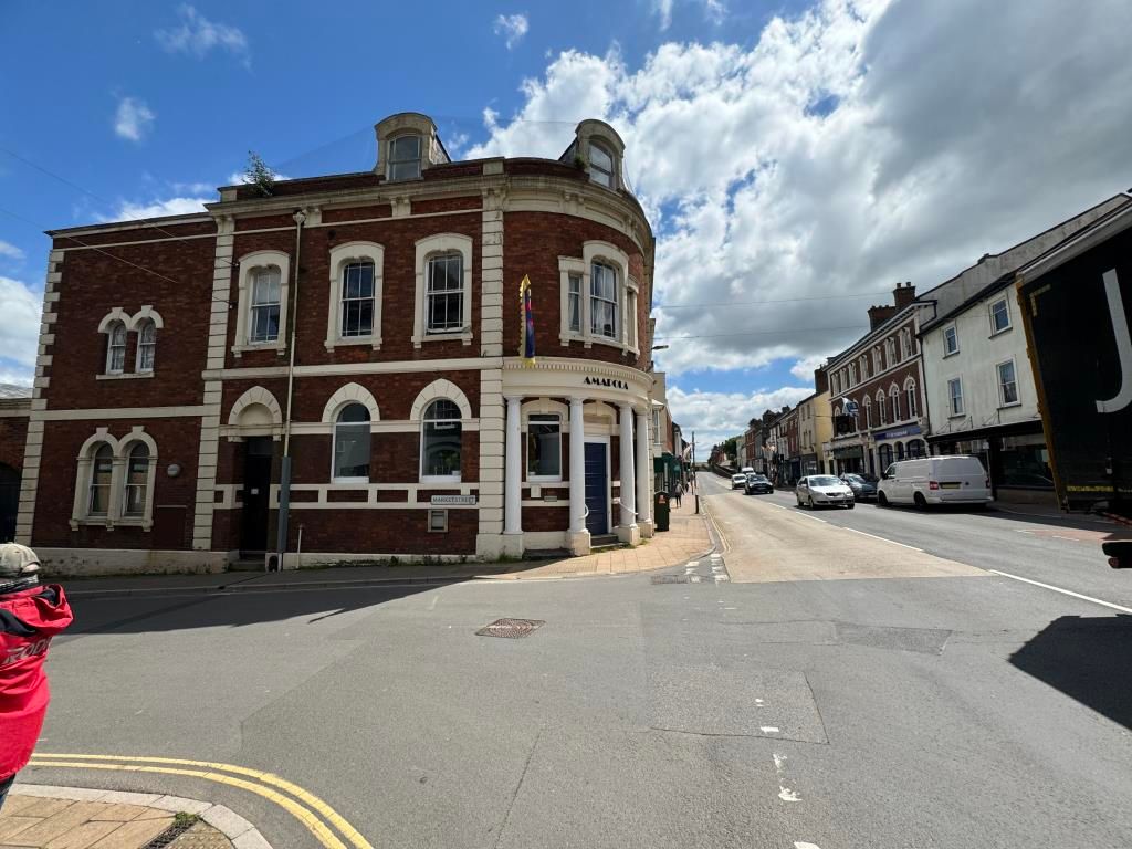 Property photo 2 of 6 Side Of The Building Showing Access To The Flats