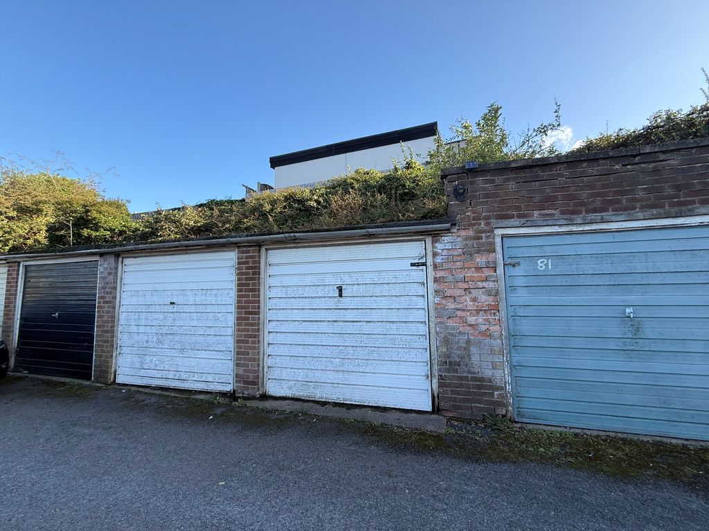 Property photo 1 of 3