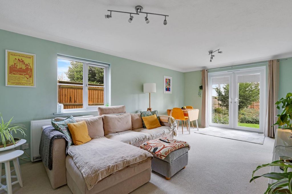 Property photo 1 of 15 15-Be0Fjhpropworld - 3 Wicklow Court - 1-Medium.Jp