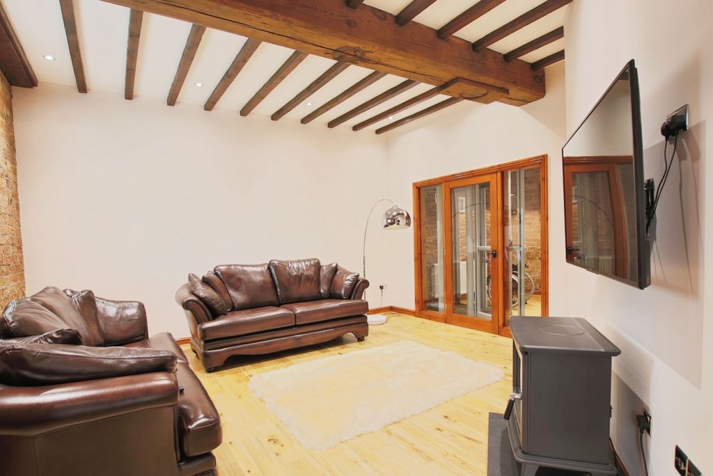 Property photo 1 of 17 5022373