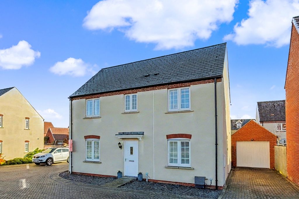 Property photo 1 of 15 3998721