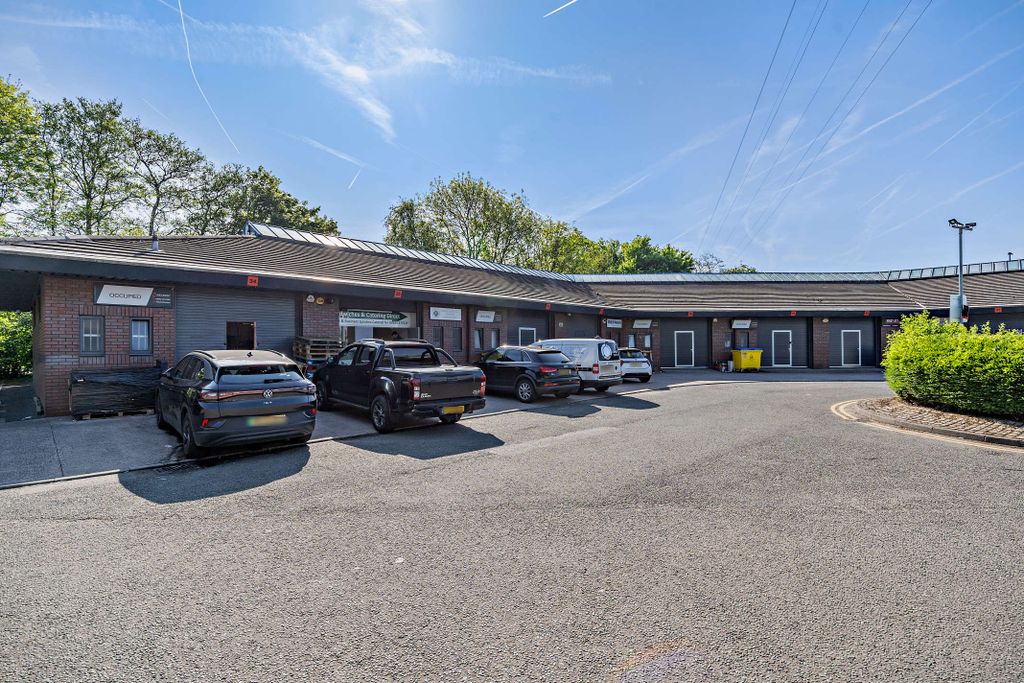 Property photo 3 of 6 8644758-Exterior27-800