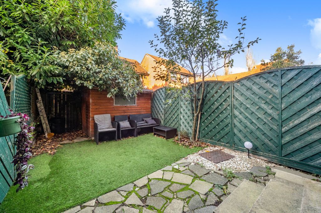 Property photo 2 of 11