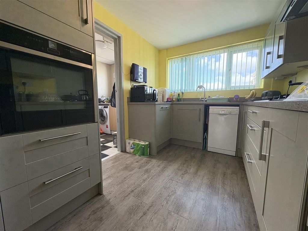 Additional image 7 of 4 bed semi-detached house for saleLinden Close, Bridgwater TA6