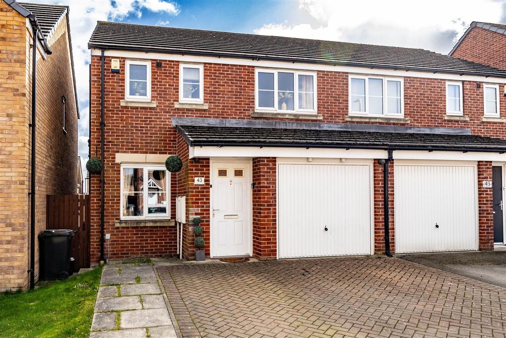 Property photo 1 of 23 43Hhalight-110326-34.Jpg