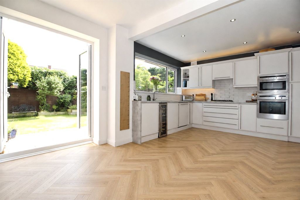 Property photo 3 of 20 Open Plan Kitchen