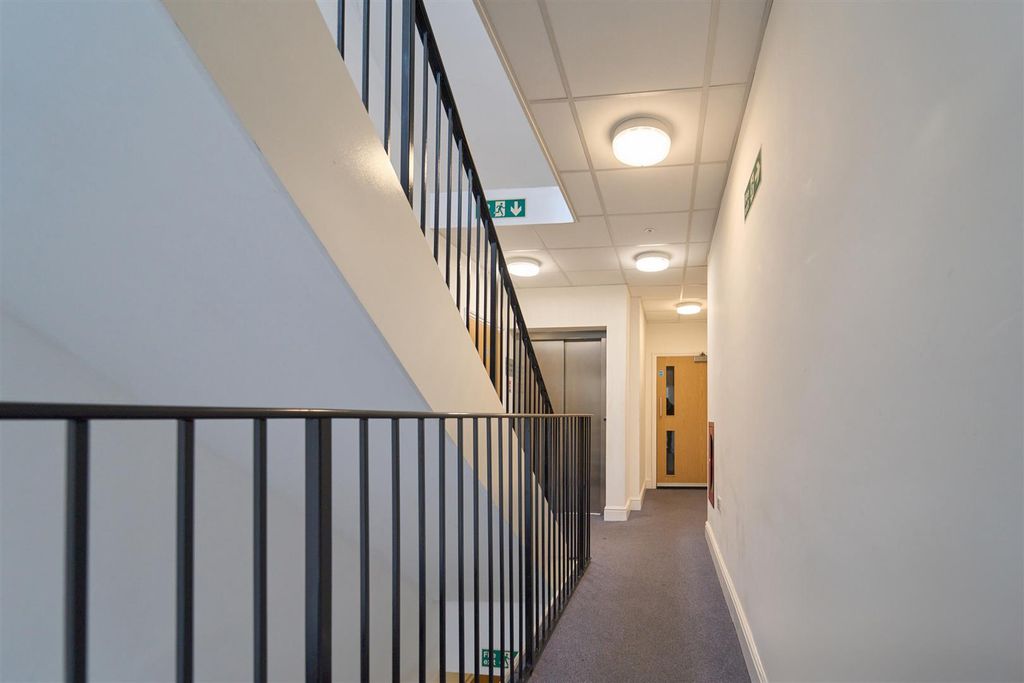 Property photo 2 of 19 Fairlands-0032.Jpg