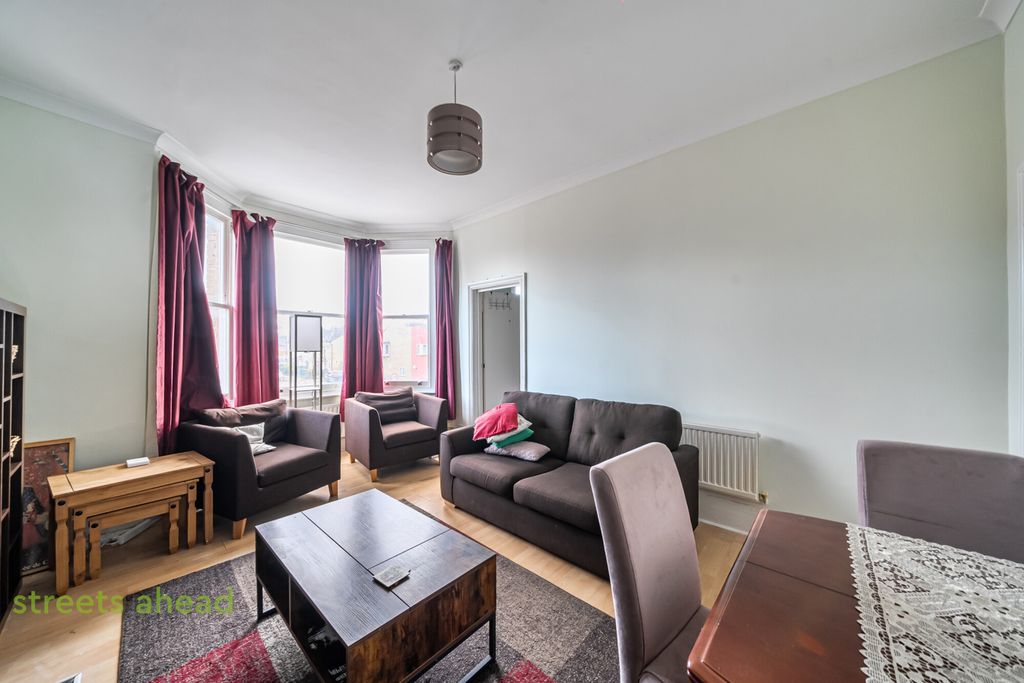 Property photo 2 of 11 94Feea51-Fc85-410...