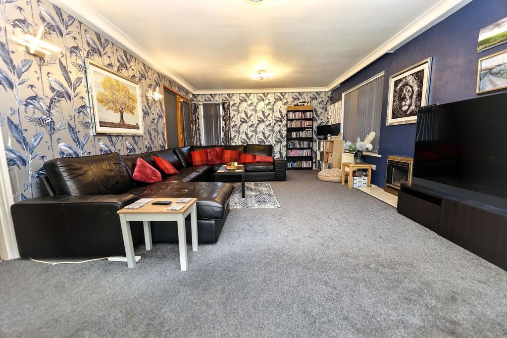 Additional image 6 of 6 bed detached house for saleSt. Pauls Road, Clacton-On-Sea CO15