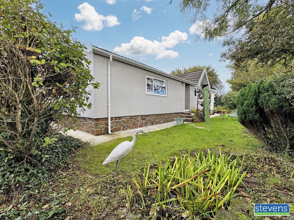 Property photo 1 of 25 Image00009