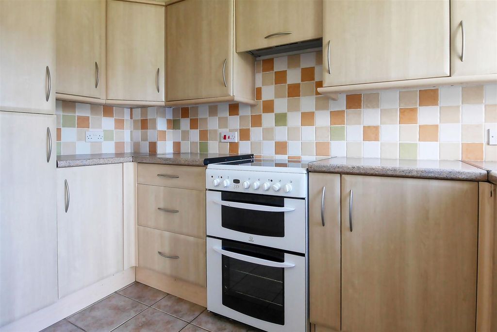 Property photo 3 of 11 P1100034.Jpg