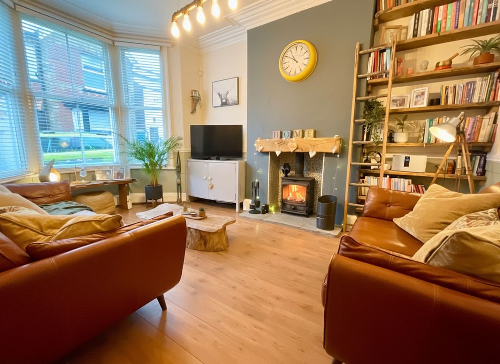 Property photo 2 of 17