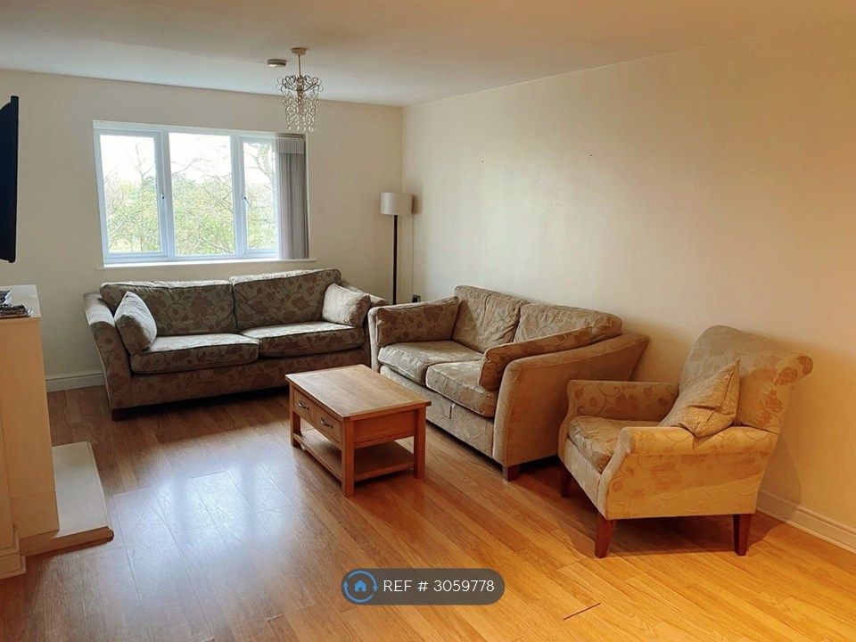 Property photo 1 of 16 Lounge