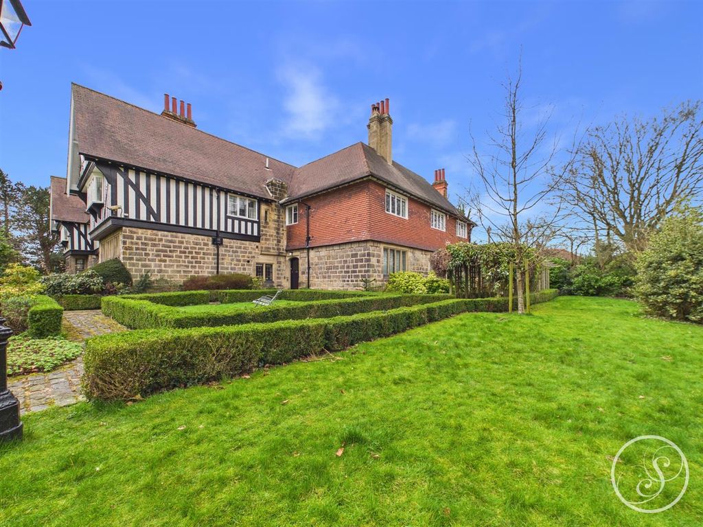 Property photo 1 of 23