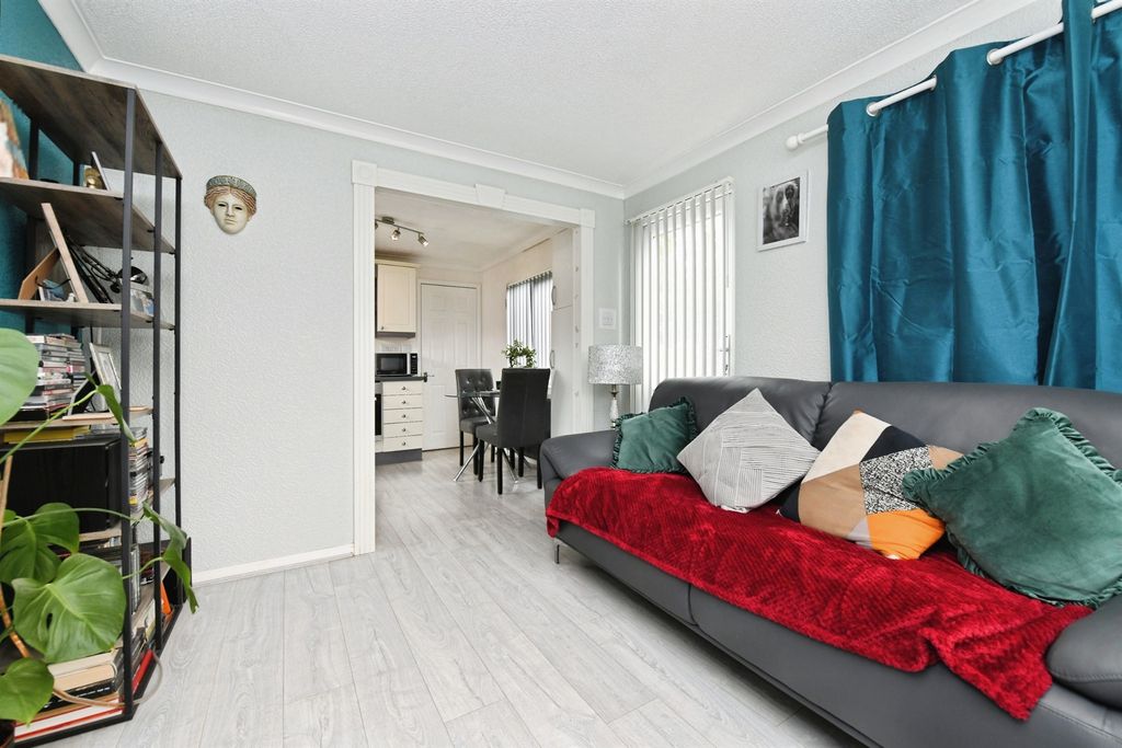 Property photo 3 of 14