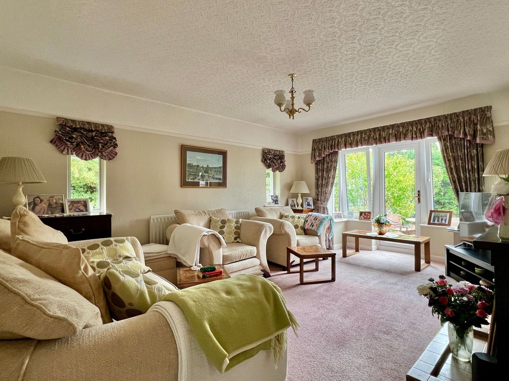 Property photo 2 of 32