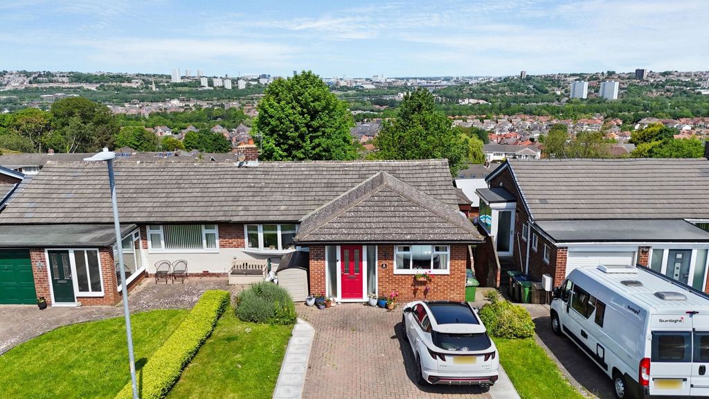 Property photo 2 of 31