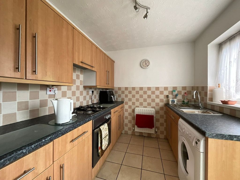 Property photo 2 of 18