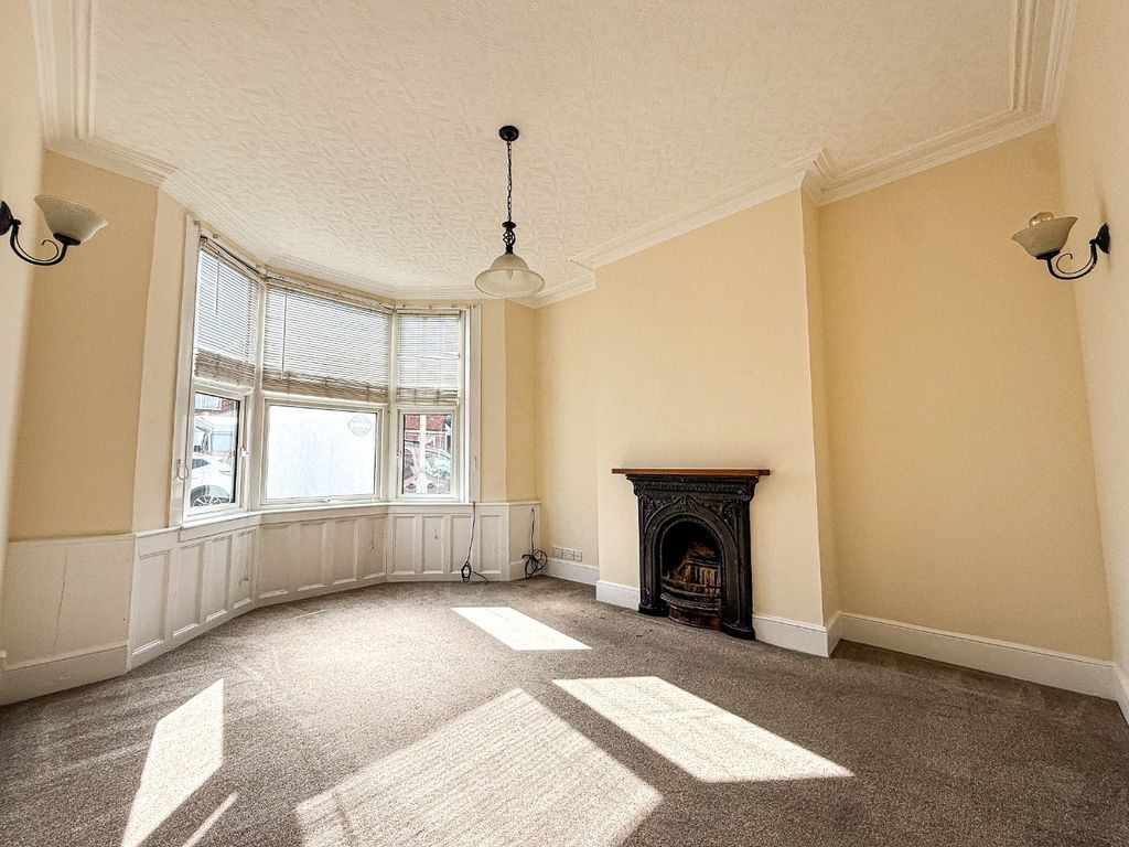 Property photo 2 of 18 4873114