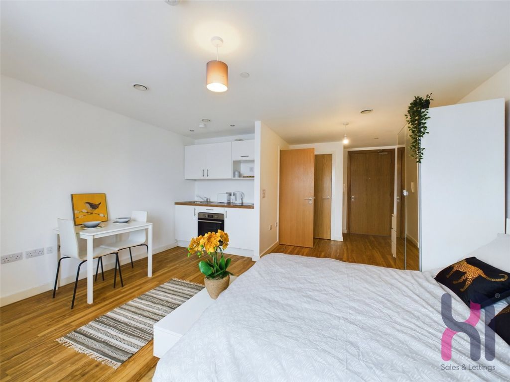 Property photo 3 of 7 Picture No. 10