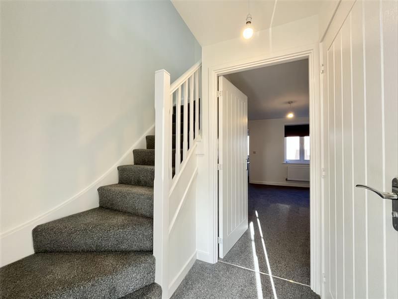 Property photo 3 of 17 0Ec08A9F-Cbf5-4Dda-9406-69A49Abea2F7.Jpg