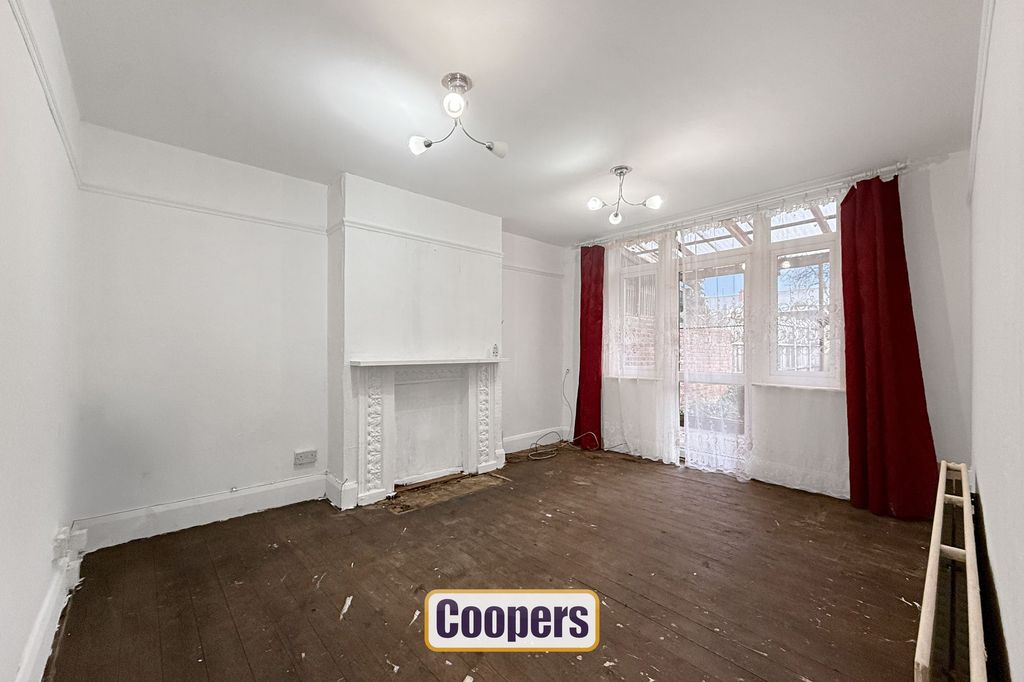 Property photo 3 of 10 Rear Reception Room