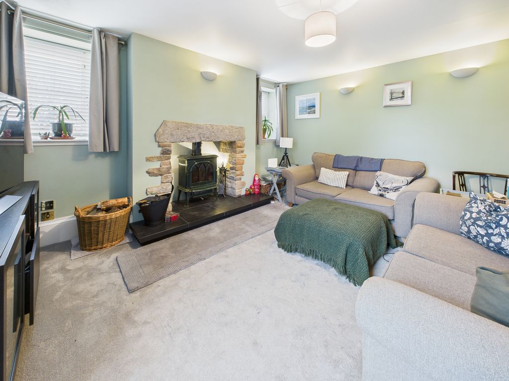 Property photo 2 of 21 Cam03481G0-Pr0129-Still013