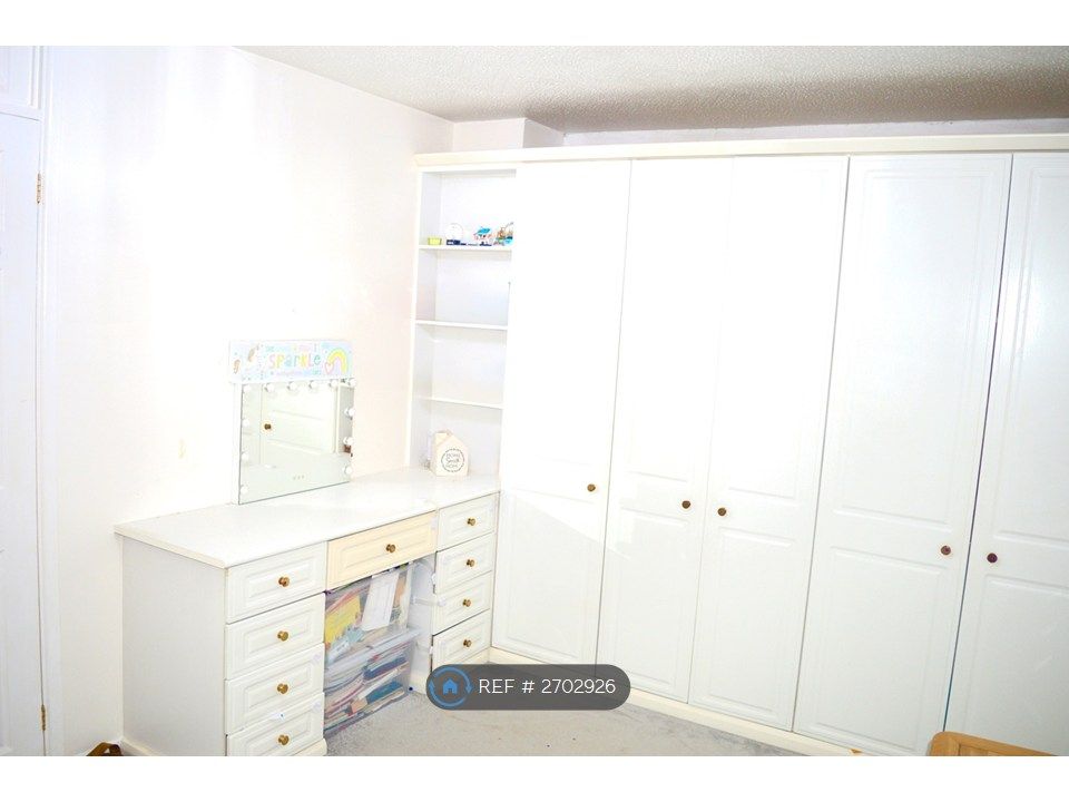 Property photo 3 of 8 Master Bedroom_2