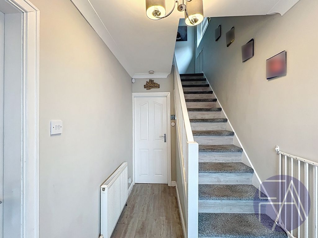 Property photo 2 of 19 4875173