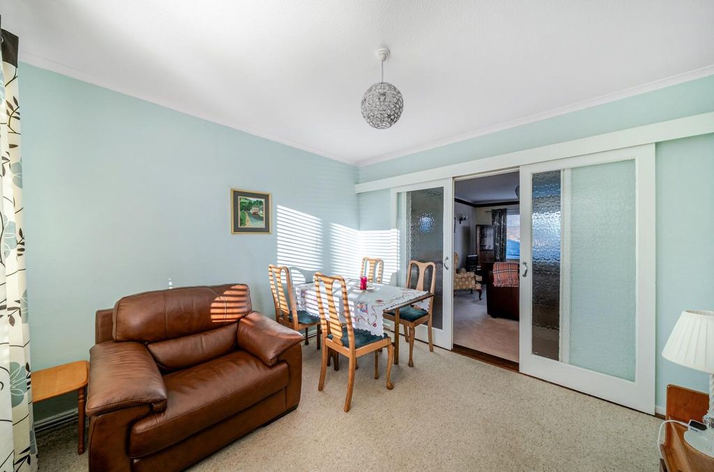 Property photo 3 of 23 1382130-10-691Dde3c3Ab29.Jpg