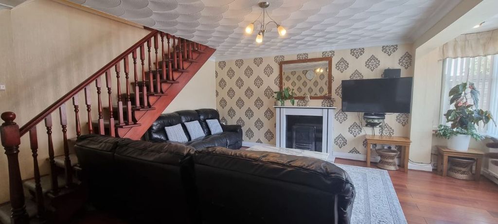 Property photo 3 of 44