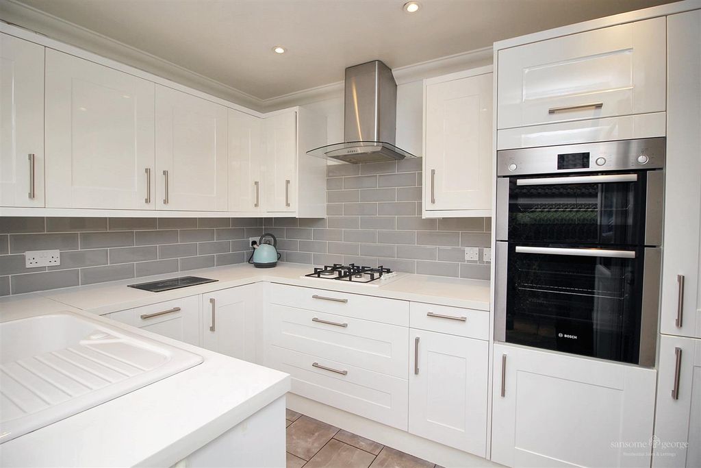 Property photo 2 of 15 Kitchen