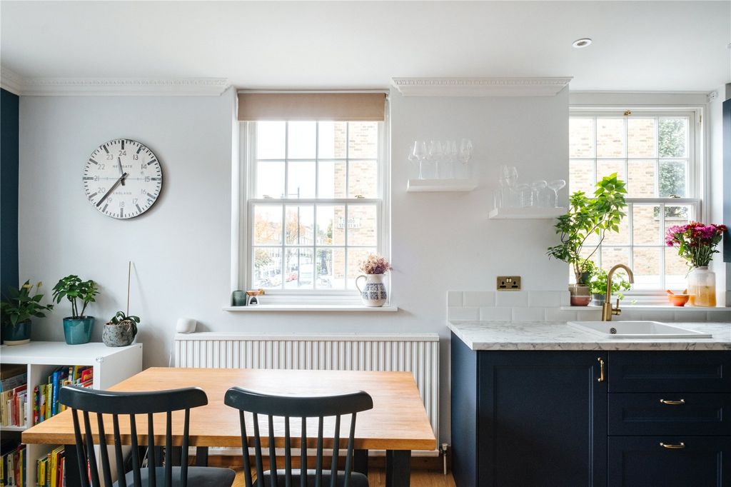 Property photo 3 of 12 Kitchen Area